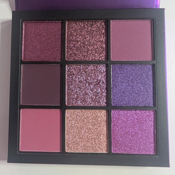 Huda Beauty | Amethyst Obsessions Eyeshadow Palette - Picture 6 of 9